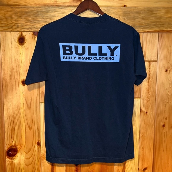 Men’s BULLY BRAND CLOTHING 2014 Graphic Navy T-Shirt Medium M MINT - Picture 2 of 7